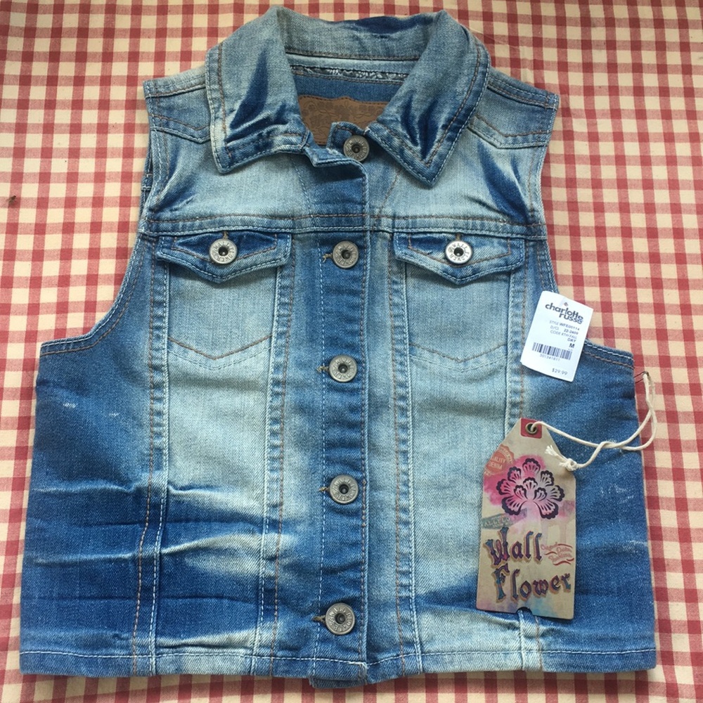 Charlotte Russe Light Wash Denim Vest Size Medium